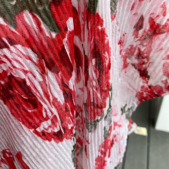 Flowy Scarf RED ROSES with White. Diaphanous. Sheer. Bias Cut. Retro pri… - Picture 10 of 12